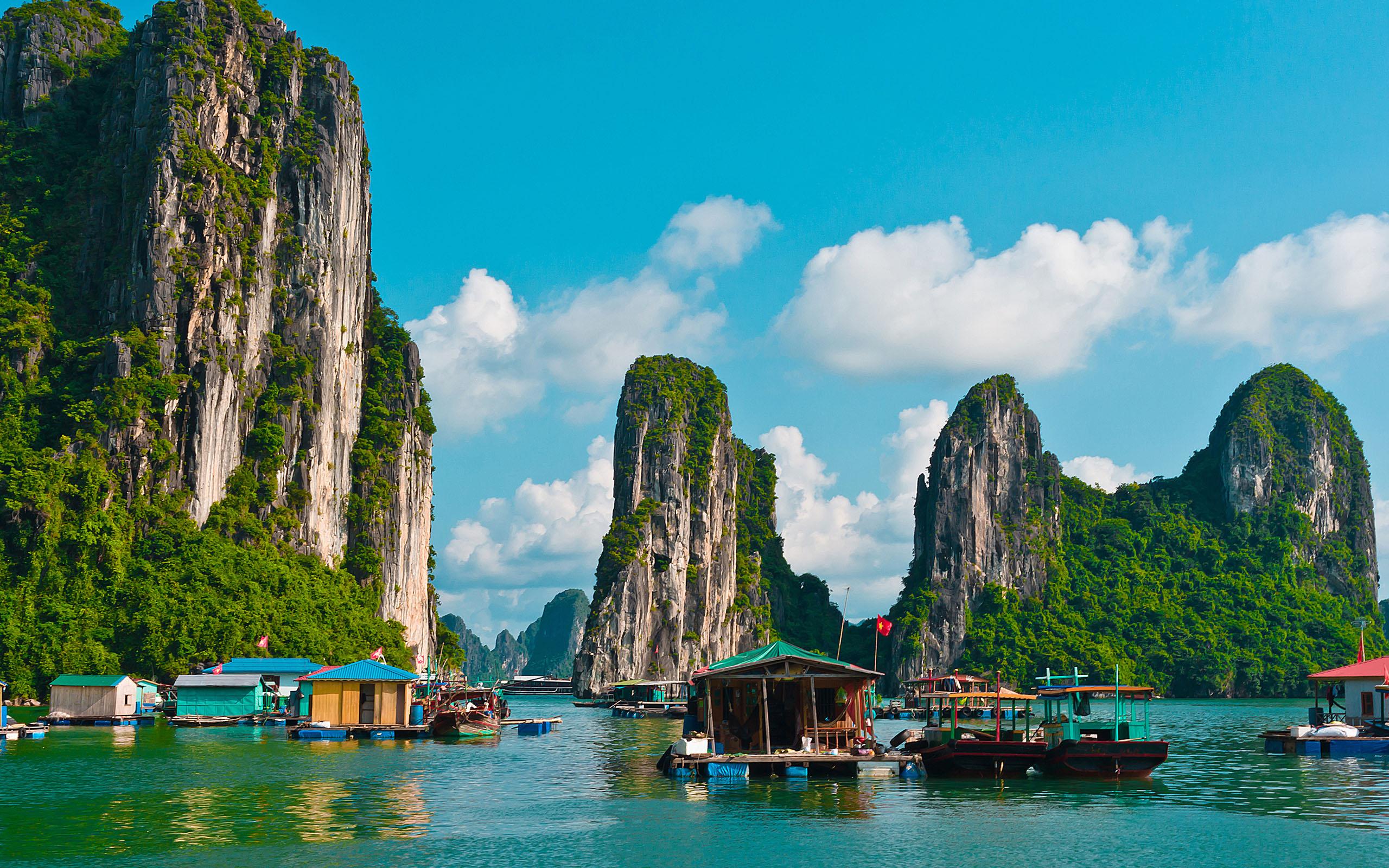 Ha Noi - Sapa (By Train) - Ha Long Bay - Overnight On Cruise